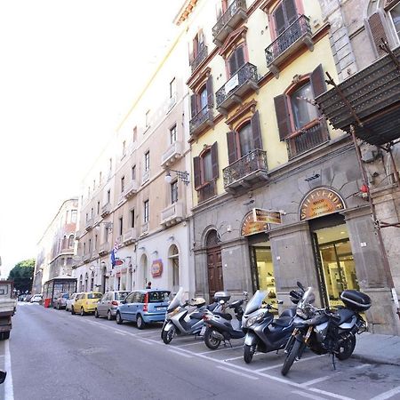 Izzhome City Center Cozy カリアリ エクステリア 写真