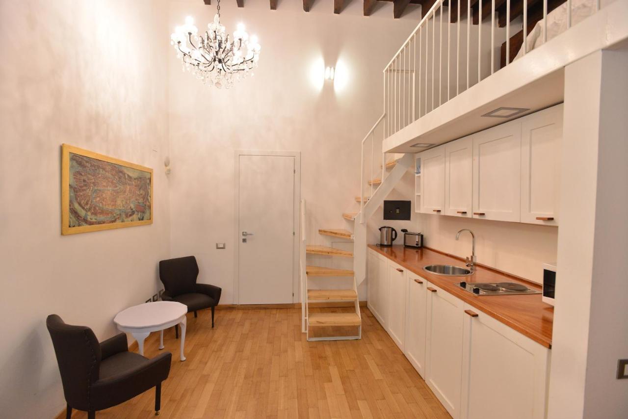 Izzhome City Center Cozy カリアリ エクステリア 写真