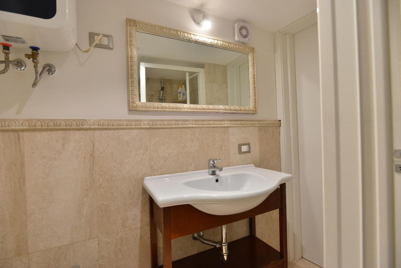 Izzhome City Center Cozy カリアリ エクステリア 写真