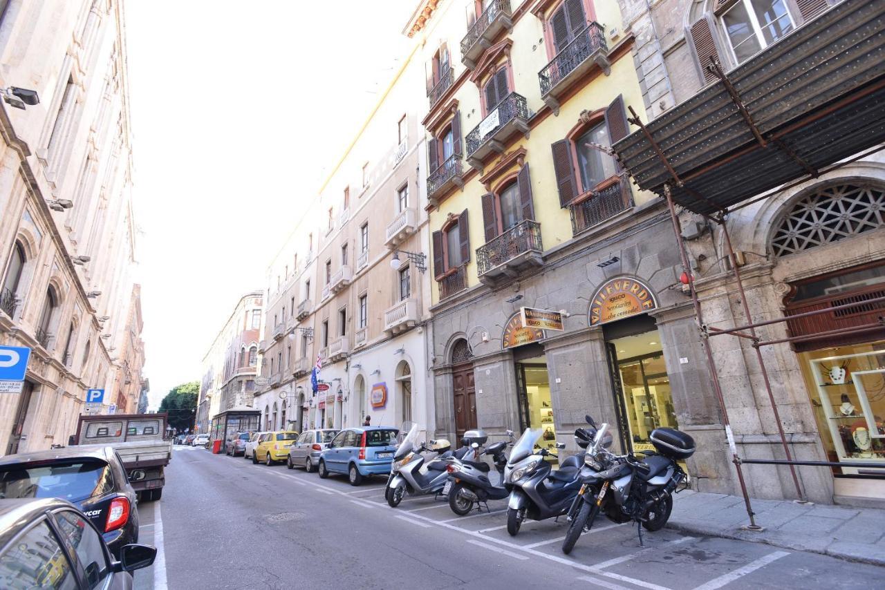 Izzhome City Center Cozy カリアリ エクステリア 写真