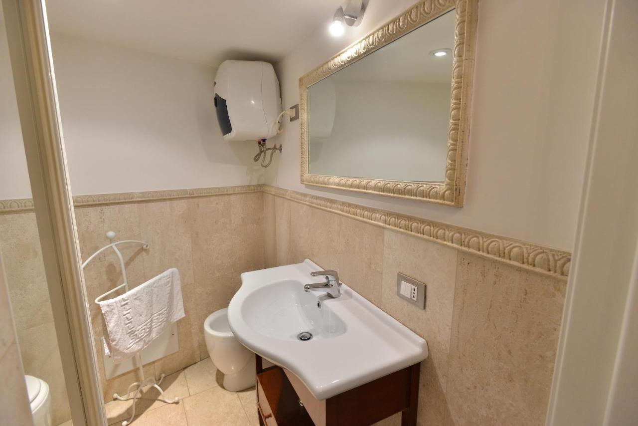 Izzhome City Center Cozy カリアリ エクステリア 写真