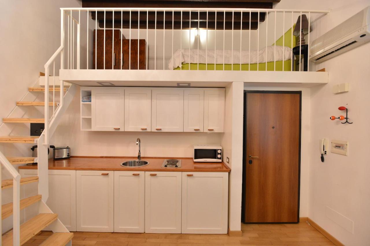 Izzhome City Center Cozy カリアリ エクステリア 写真