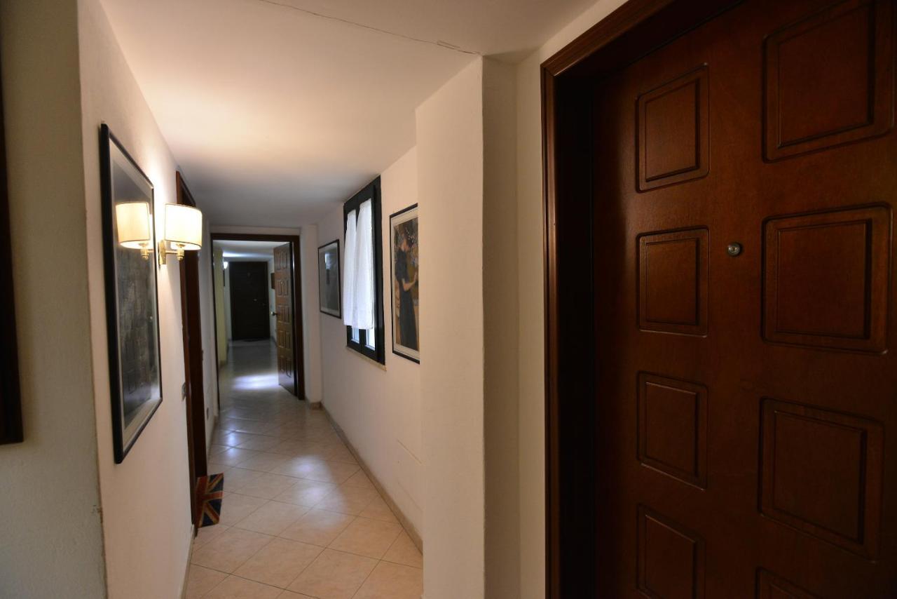 Izzhome City Center Cozy カリアリ エクステリア 写真